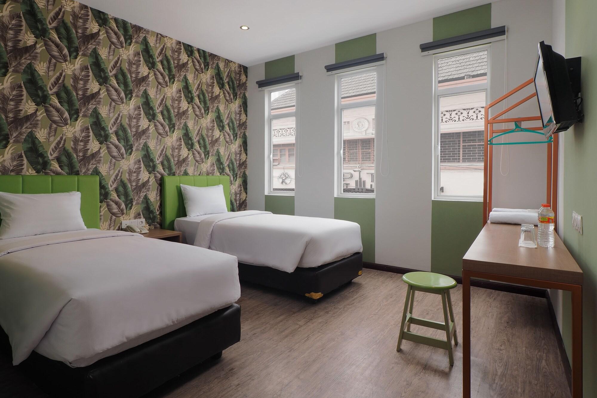 Kama Hotel Медан Экстерьер фото
