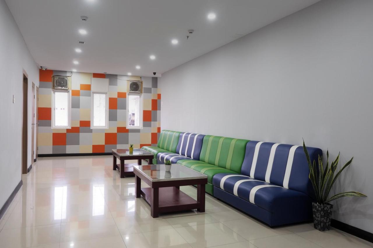 Kama Hotel Медан Экстерьер фото